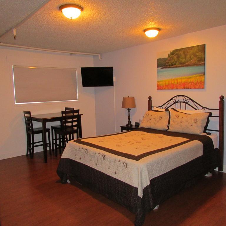 אנקורג' Creekwood Inn מראה חיצוני תמונה