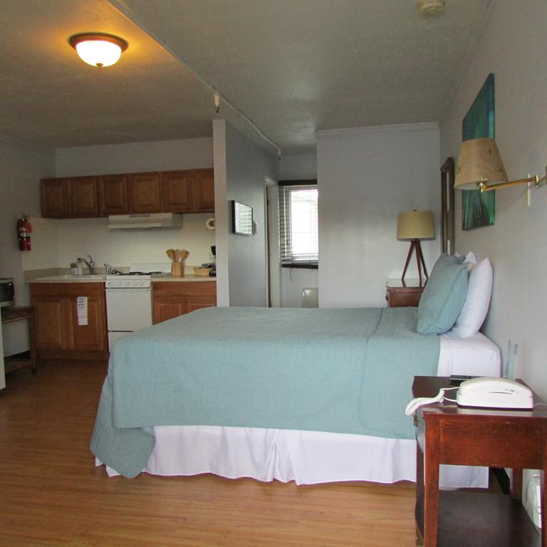 אנקורג' Creekwood Inn מראה חיצוני תמונה