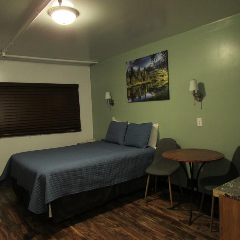 אנקורג' Creekwood Inn מראה חיצוני תמונה
