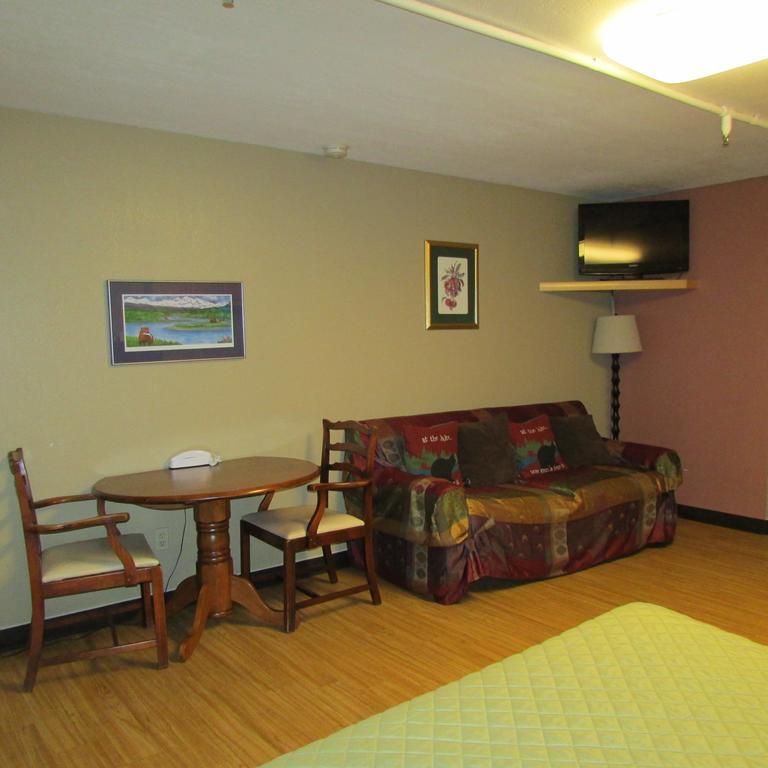 אנקורג' Creekwood Inn מראה חיצוני תמונה