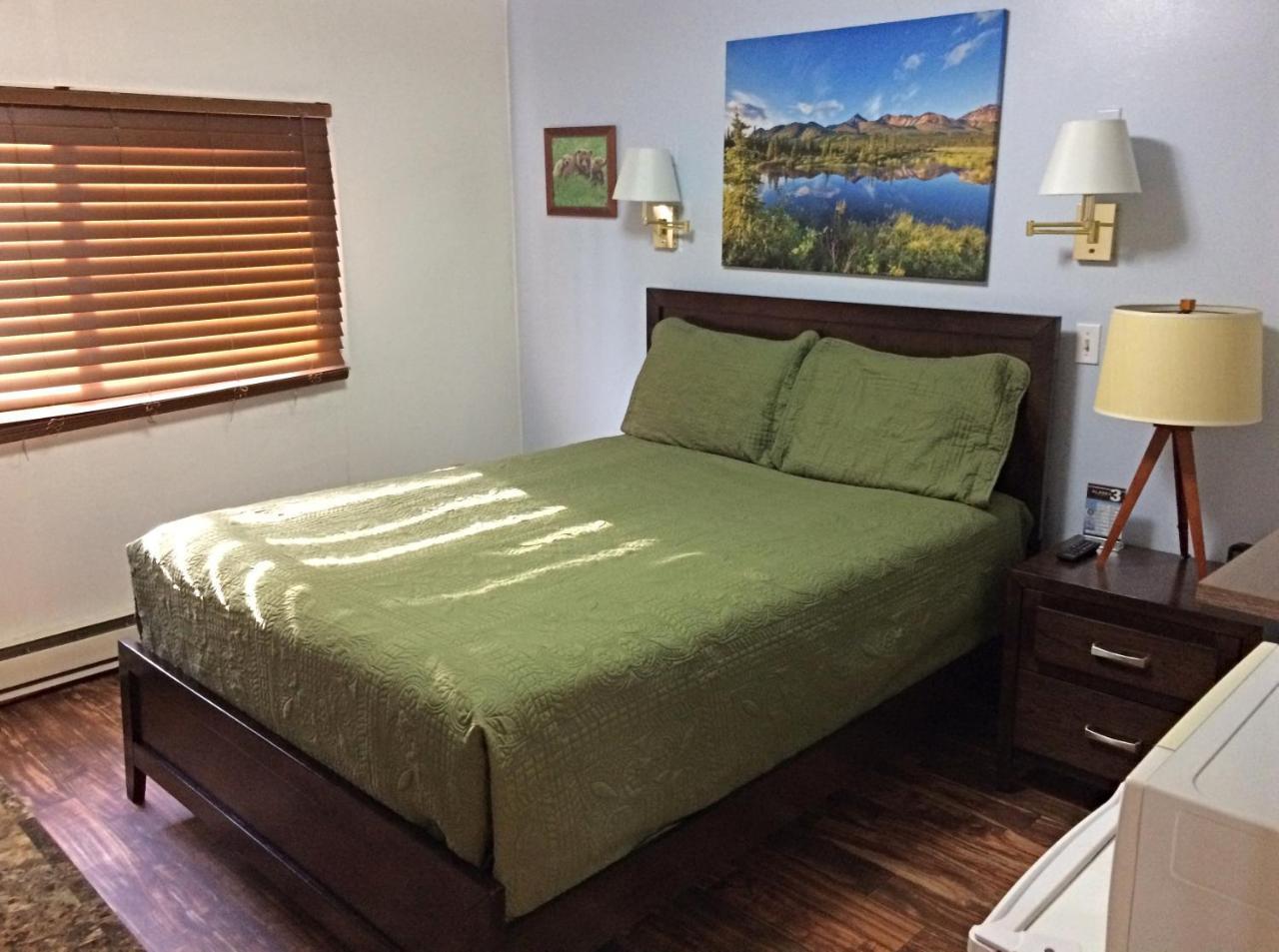 אנקורג' Creekwood Inn מראה חיצוני תמונה